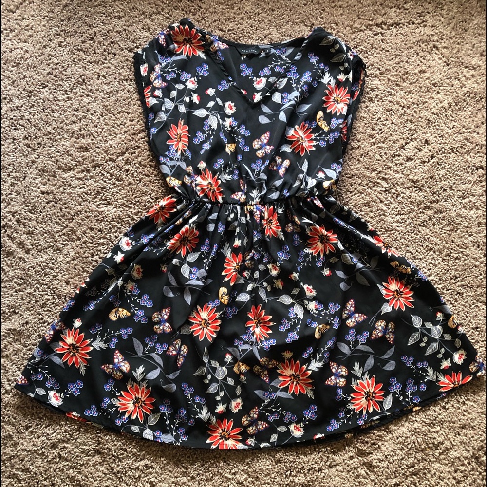 Mini summer dress in black